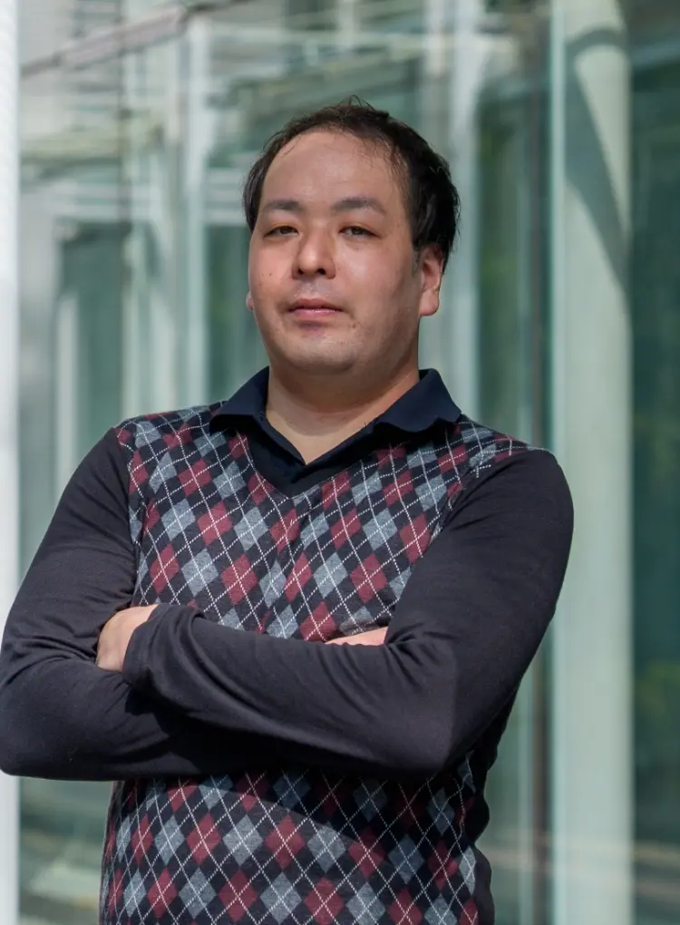 自ら考え、伝える力を持った研究者を目指して。 博士課程と仕事の両立に挑む